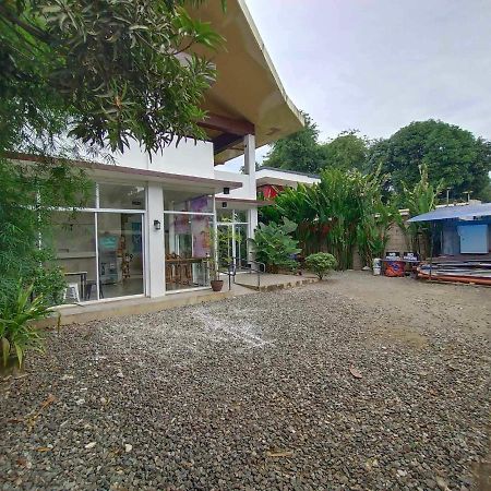 Frachette'S Bed & Breakfast Puerto Princesa Esterno foto